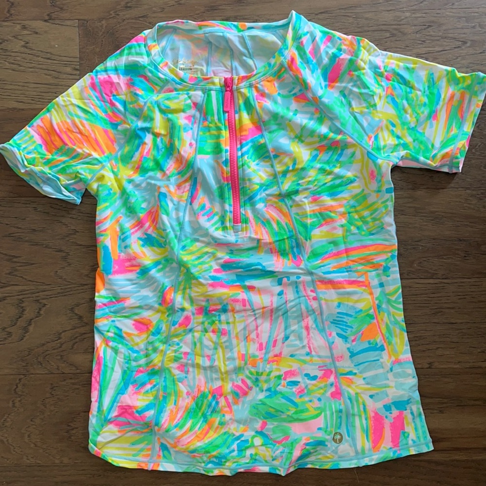 OBO! Lily Pulitzer Luxletic Top w/ phone pouch!